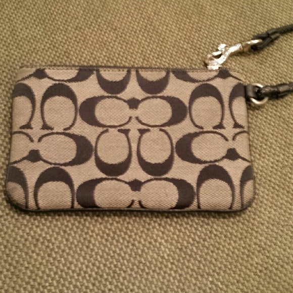 GUC Coach Black/Gray Wristlet - Picture 4 of 6